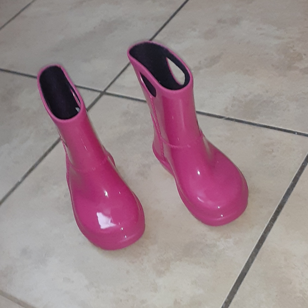 UGG-Rahjee Rain Boot for Toddlers